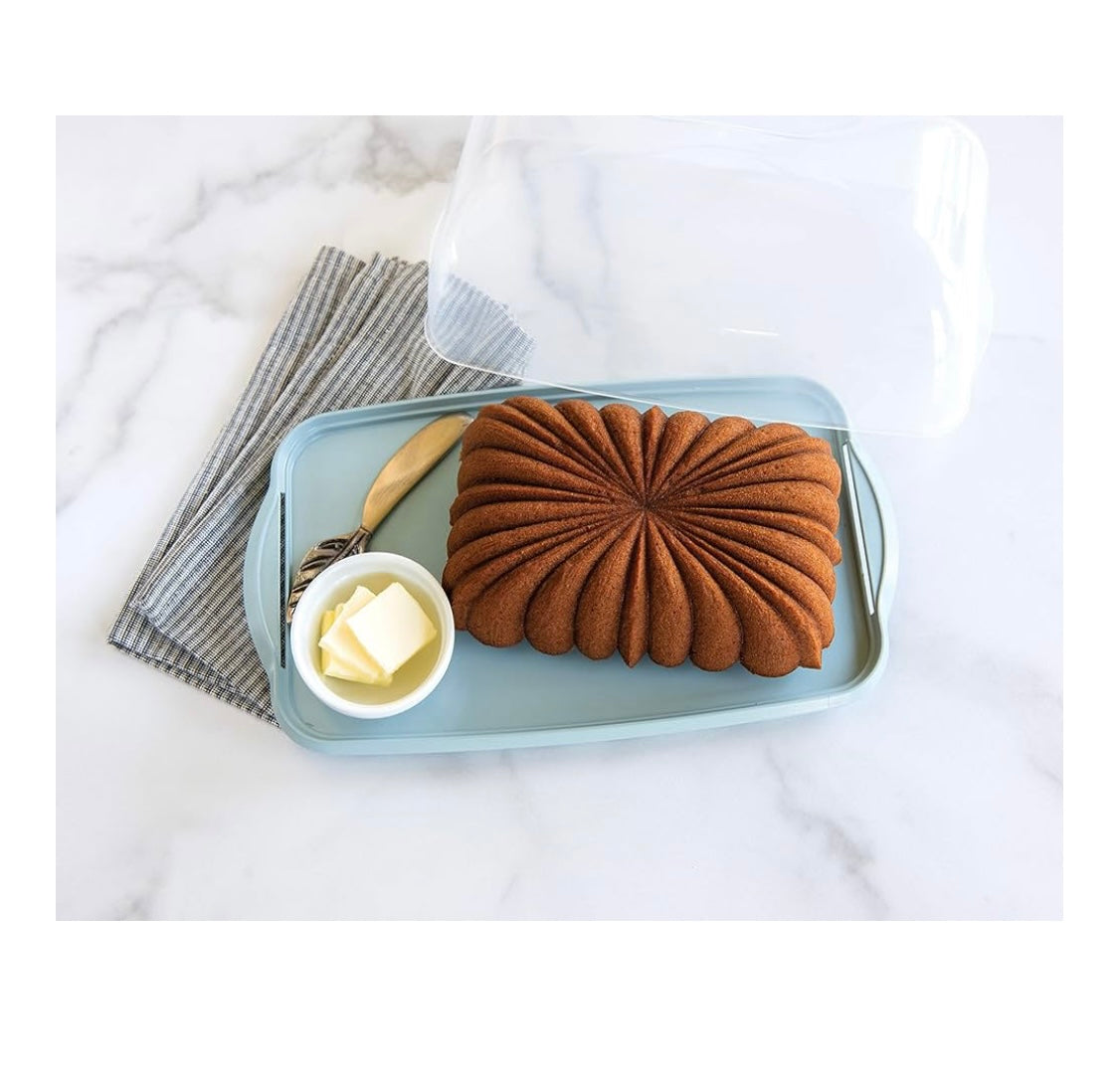 Nordic ware serve, and store loaf cake keeper