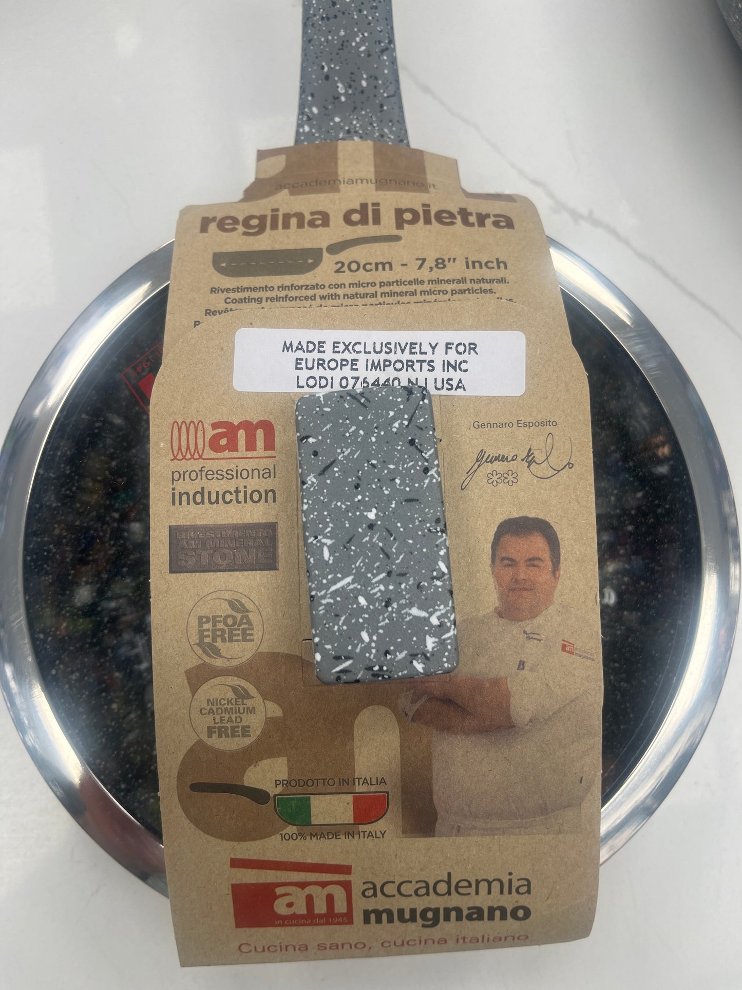 Ceramic frying pan with glass cover