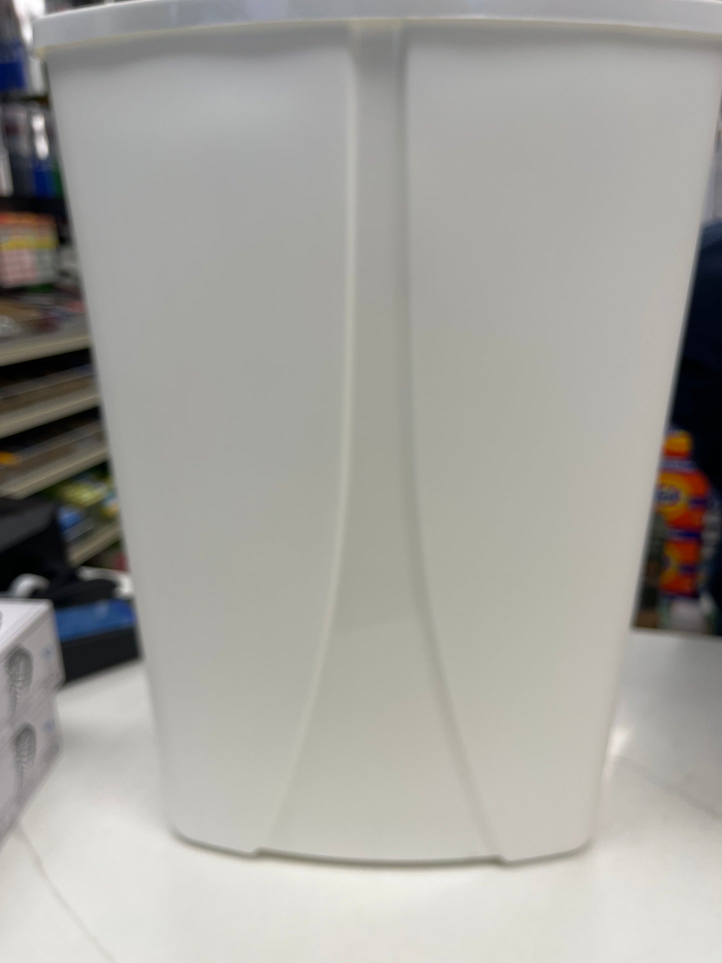 40 gallon white garbage can