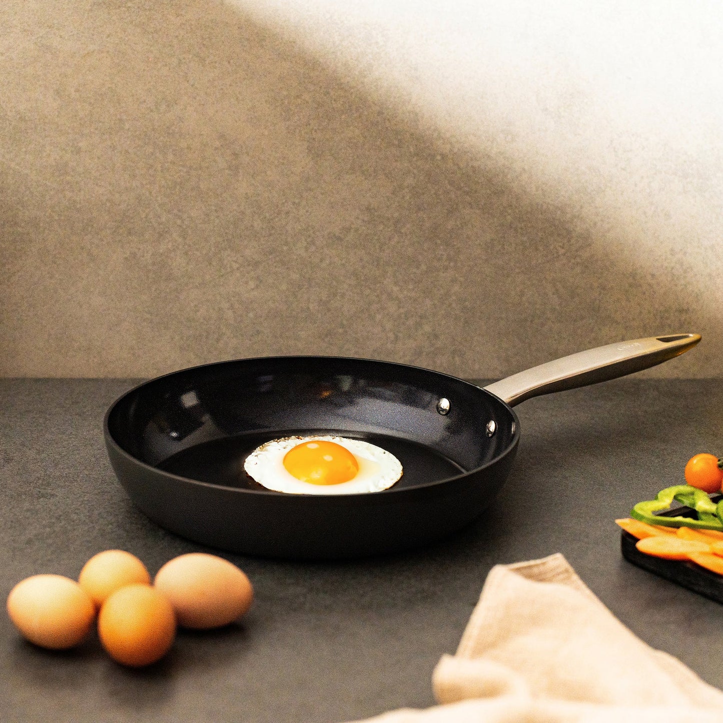 zyliss ultimate pro ceramic fry pan 9.4”