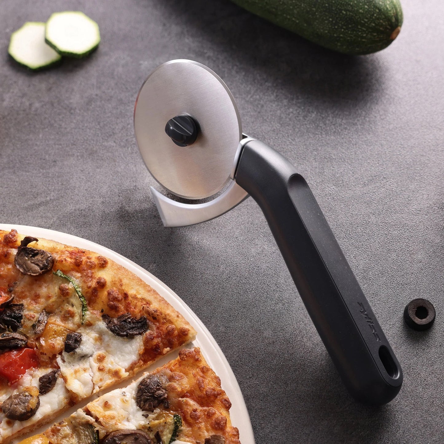 Zylizz pizza cutter