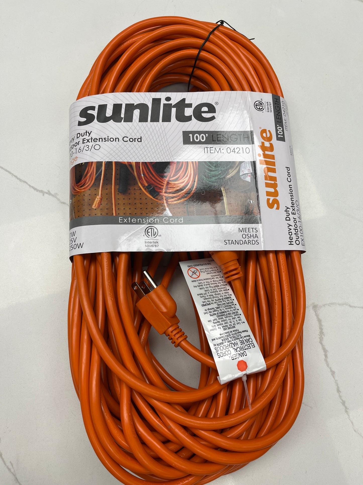 100 foot length extension cord, heavy duty