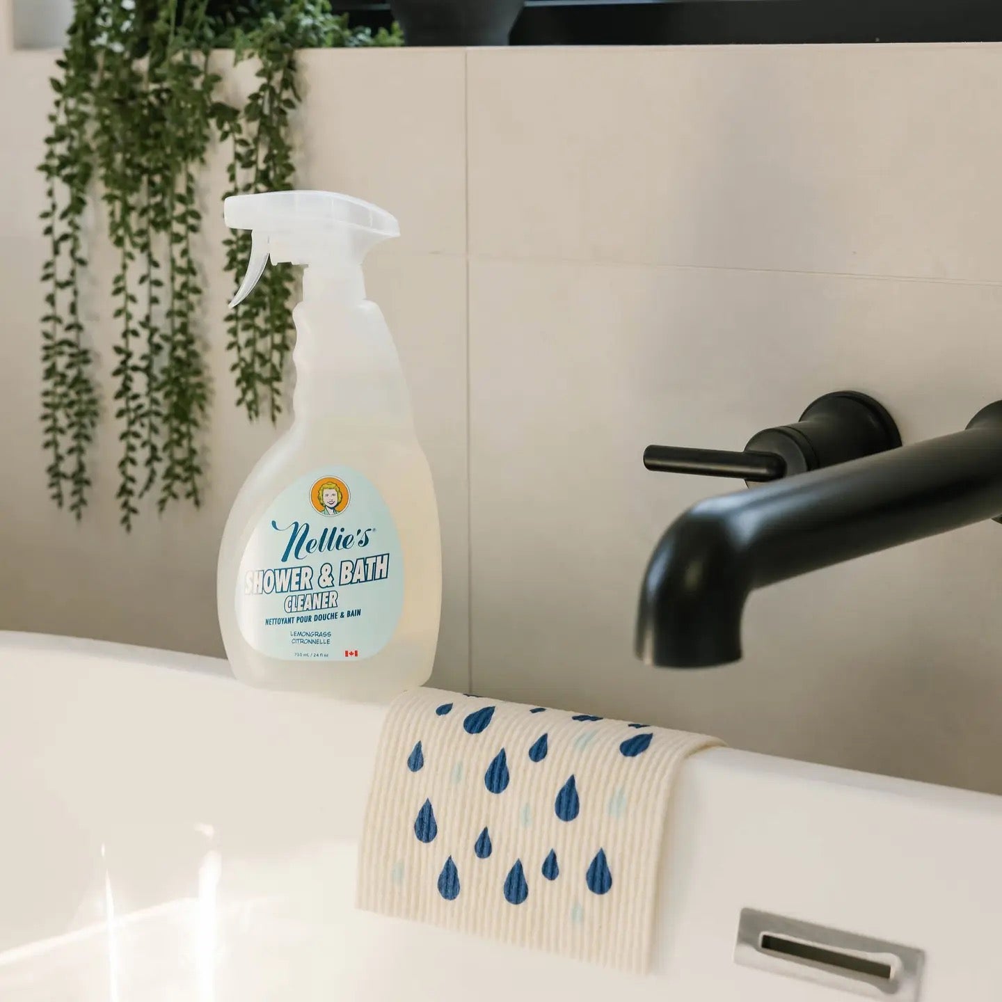 Nellie's All-Natural Shower and Bath Cleaner - Plant-Based Formula - Removes Soap Scum & Grime - Refreshing Lemongrass Scent - No Harsh Chemicals - Easy Daily or Deep Cleaning Solution