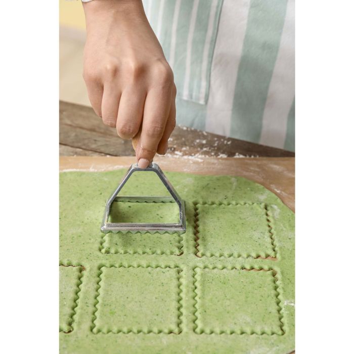 Fantes Ravioli Stamp, Fluted Square Stamp, 2in