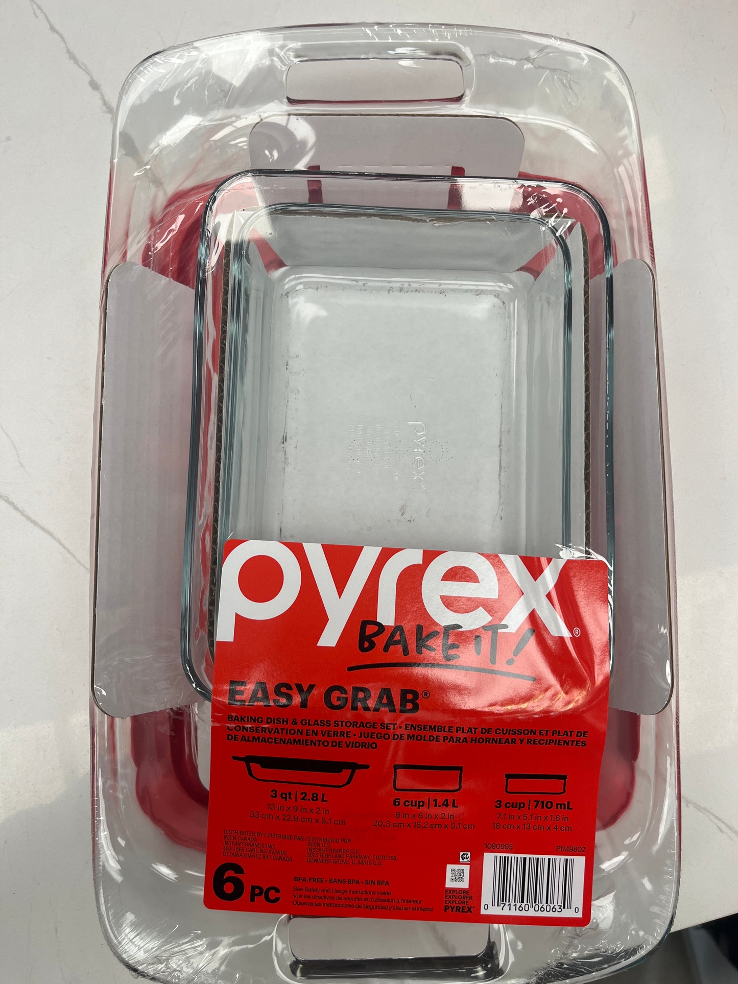 Pyrex 3Q set with red covers