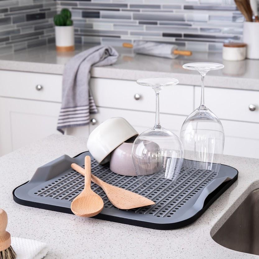 Gray 2-Piece Silicone Drying Mat