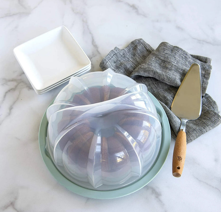 Nordic ware twist the lock Bundt cake keeper ￼