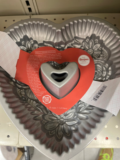 Floral heart Bundt pan