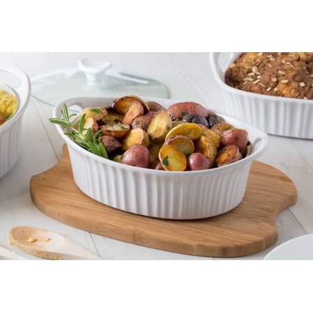 White ceramic dish with cover 1.5qt
