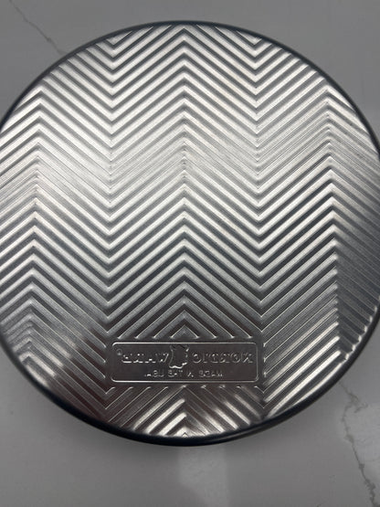 9 inch round layer cake pan