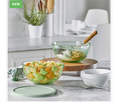 PYREX-TINTED MIXING BOWL w/COV 2.3 qt. MINT