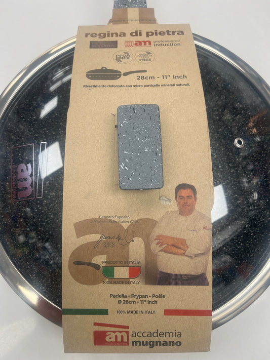 Ceramic frying pan with cover