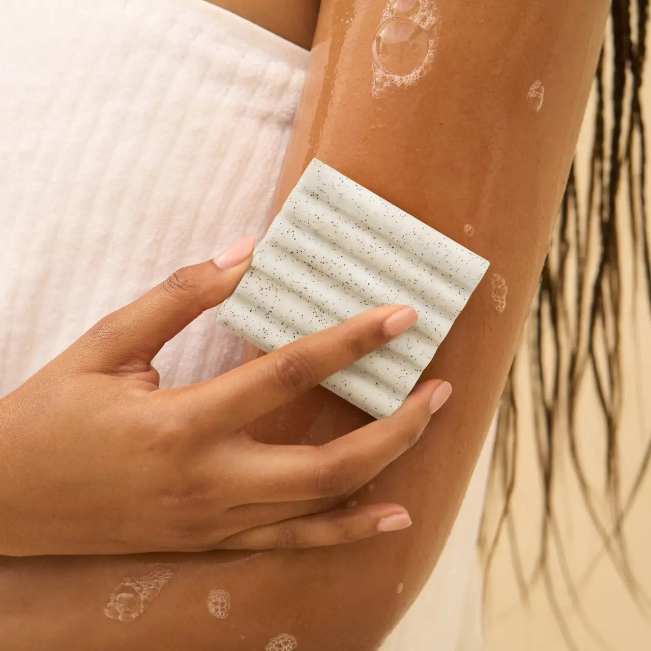 Kit•sch/ exfoliating jojoba bead body wash bar for dry, flaky and rough skin ￼