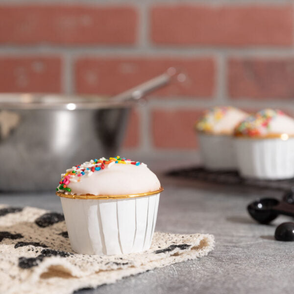 Medium Pleated Baking Cup White Paper/Foil (16 Count)