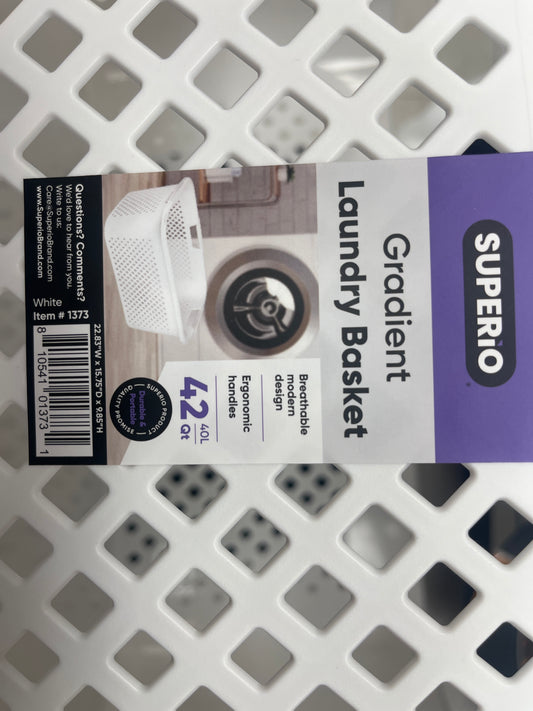 Laundry basket, 42 quarts