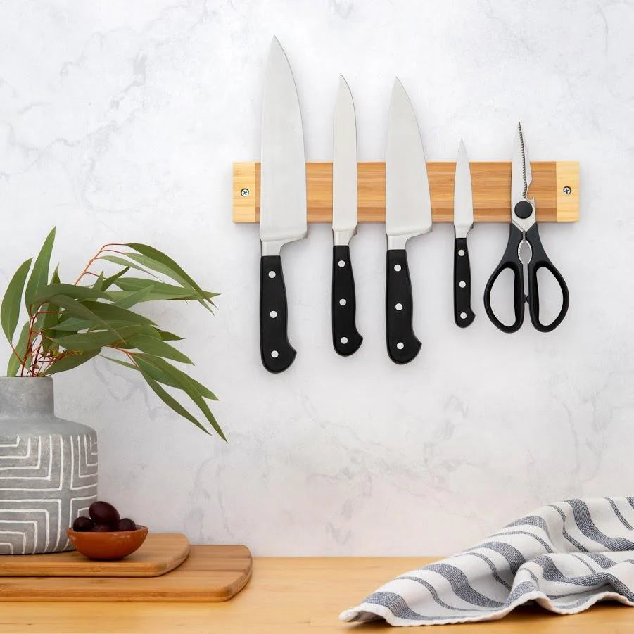 Bamboo magnetic bar